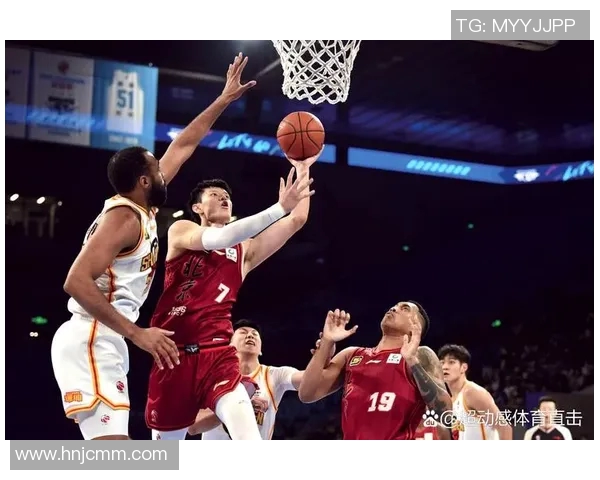 2016年CBA赛季首钢队与上海队激战回顾与精彩瞬间分析