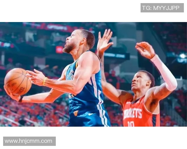 勇士与火箭激战正酣NBA季后赛精彩对决引发球迷热议